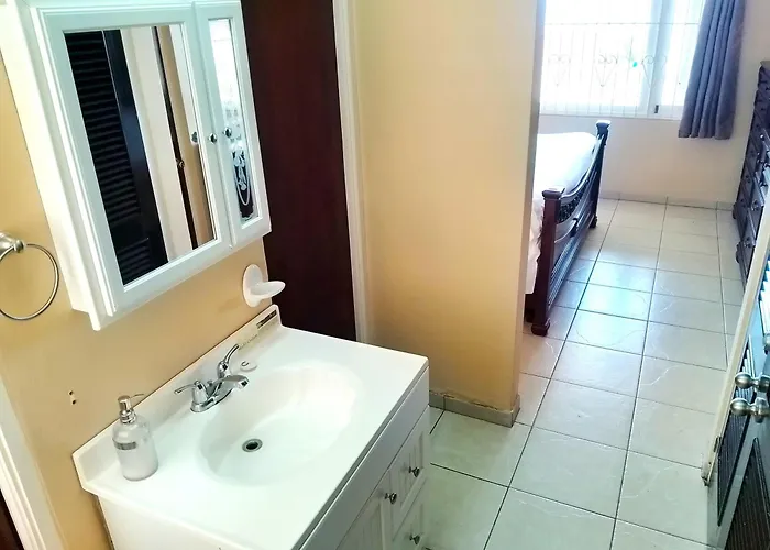 2 Bedroom Apartment/flat Apartment *